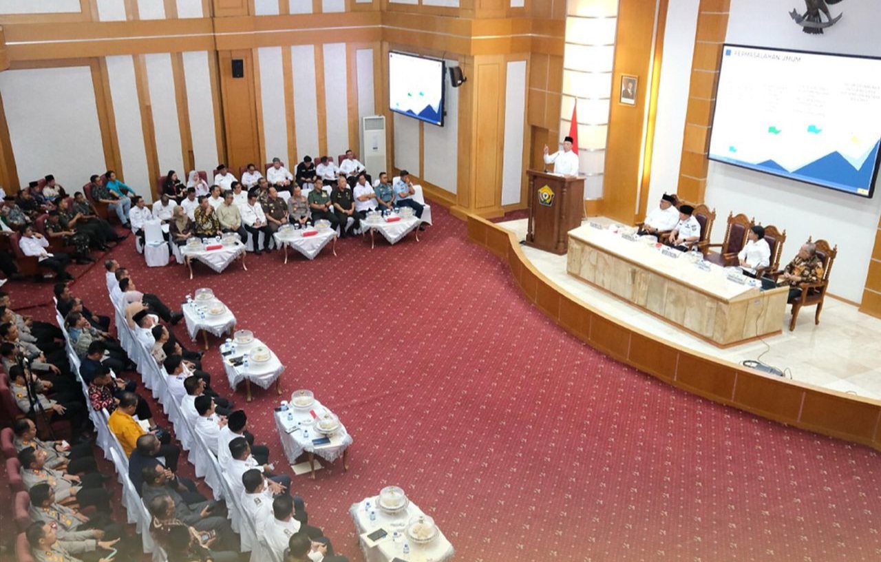 Menteri Nusron Ajak Kepala Daerah Se-Sultra Berkolaborasi Atasi Tantangan dalam Wujudkan Administrasi Pertanahan Modern