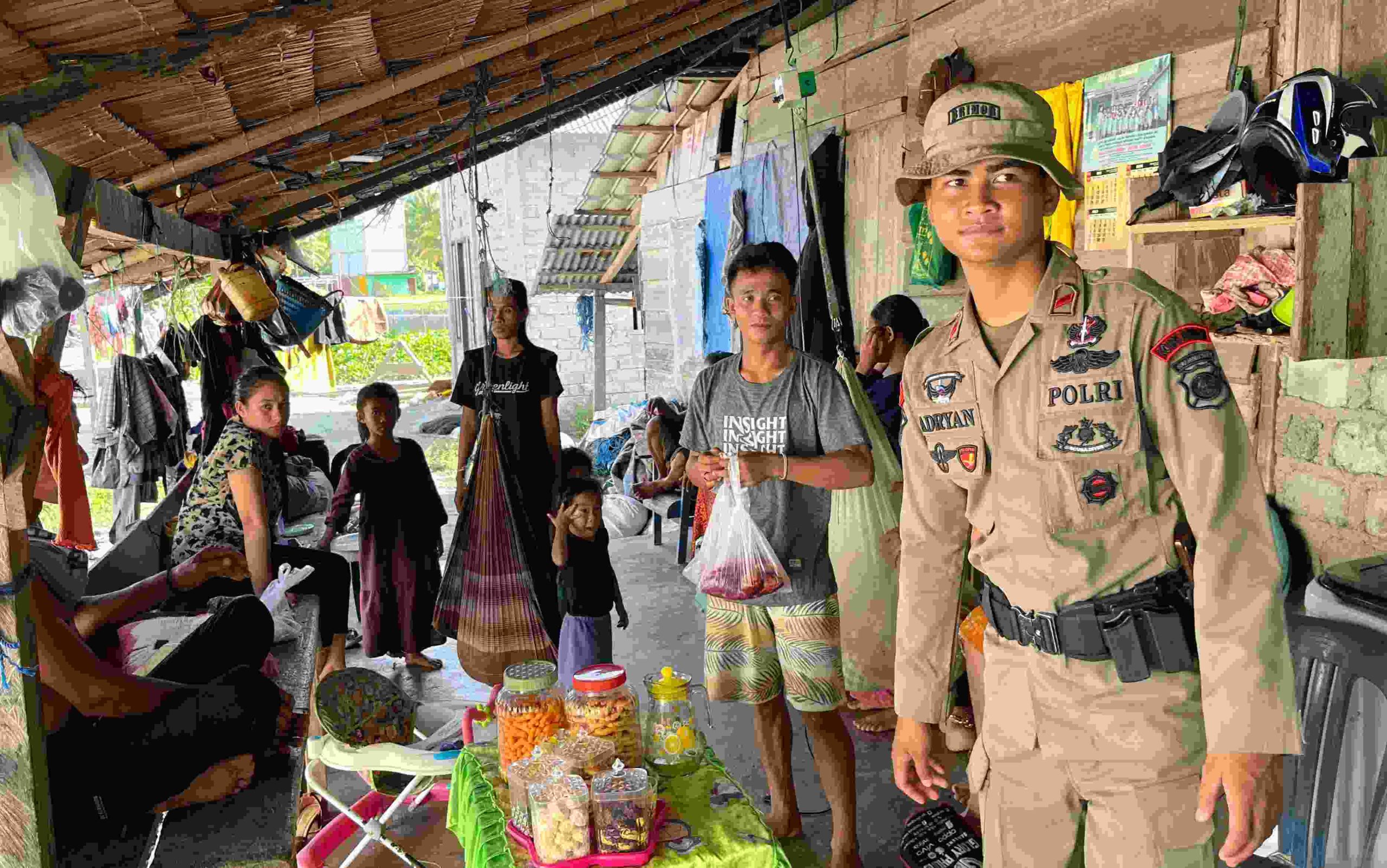 Satgas Madago Raya Sembelih 3 Hewan Kurban di Poskotis Tokorondo, Salurkan ke Warga