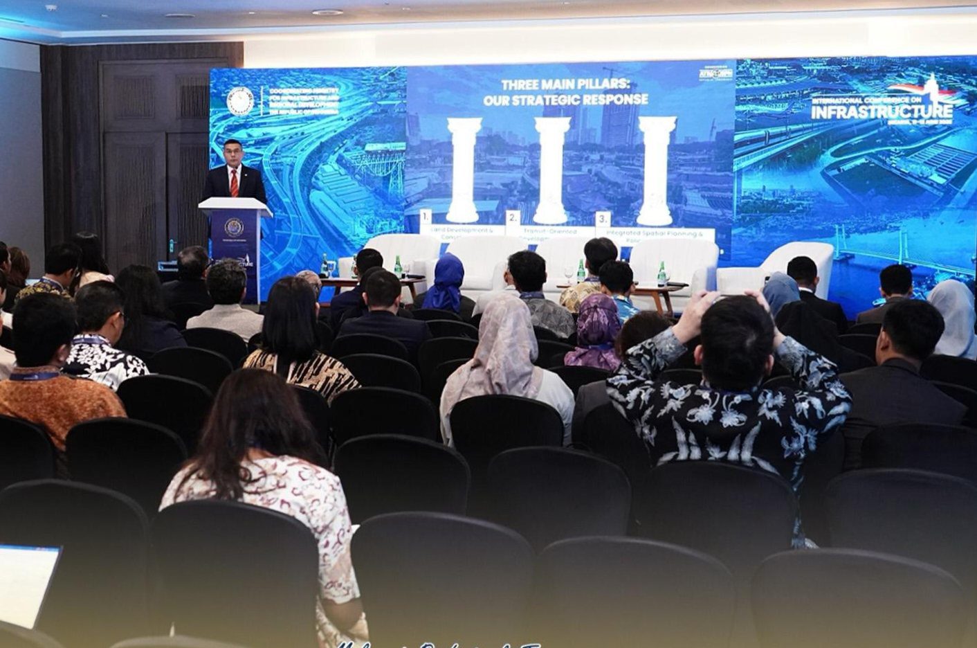 Bicara dalam Panel Tematik ICI 2025, Wamen Jelaskan Tiga Pilar Pendekatan Kementerian ATR/BPN untuk Mendukung Penyediaan Rumah Terjangkau