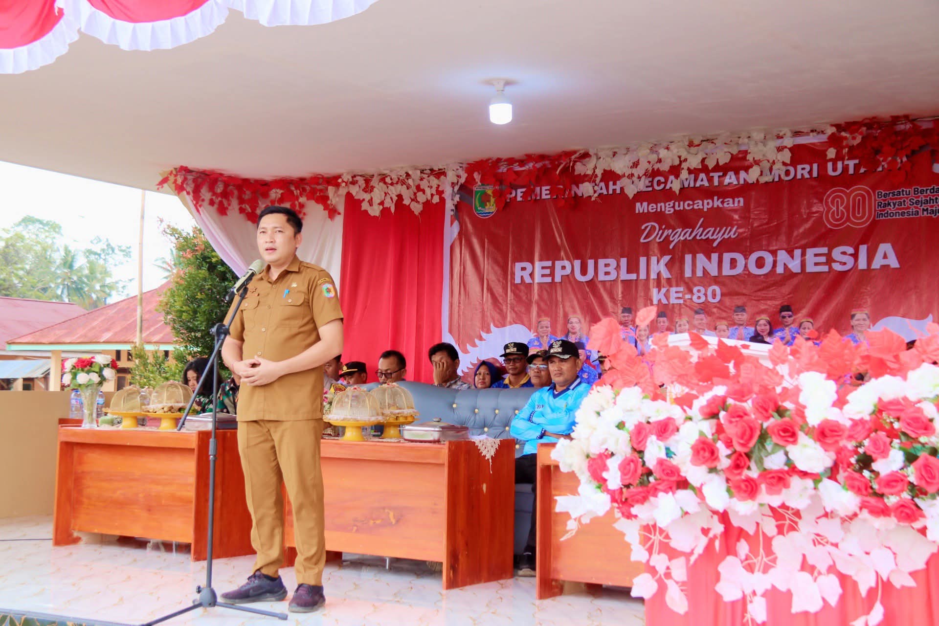 Plt Kadis Kominfo Morut Buka Pekan Olahraga Peringatan HUT ke 80 RI di Mori Utara