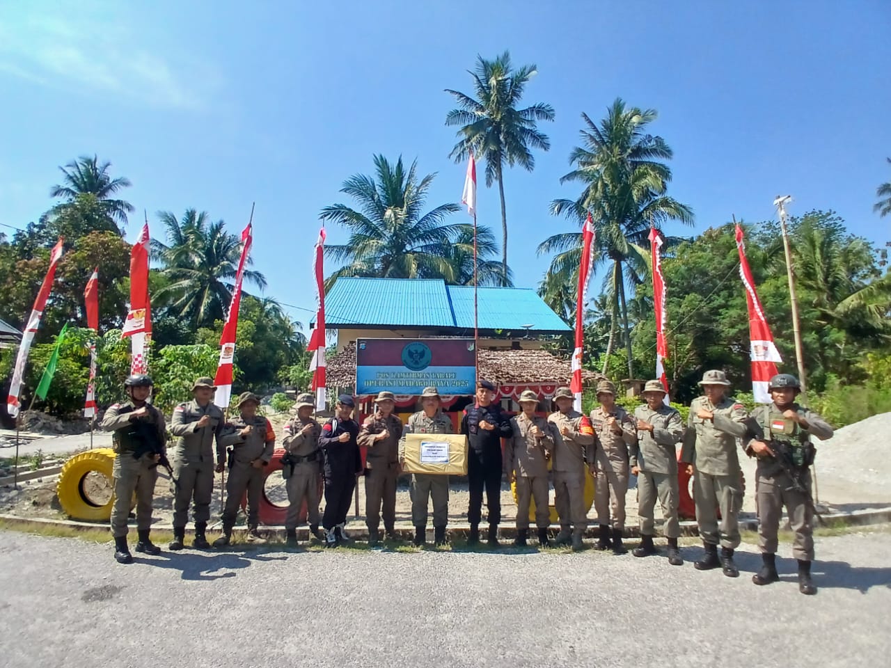 Dansat Brimob Sulteng Kunjungi 4 Pos Kamtibmas di Poso