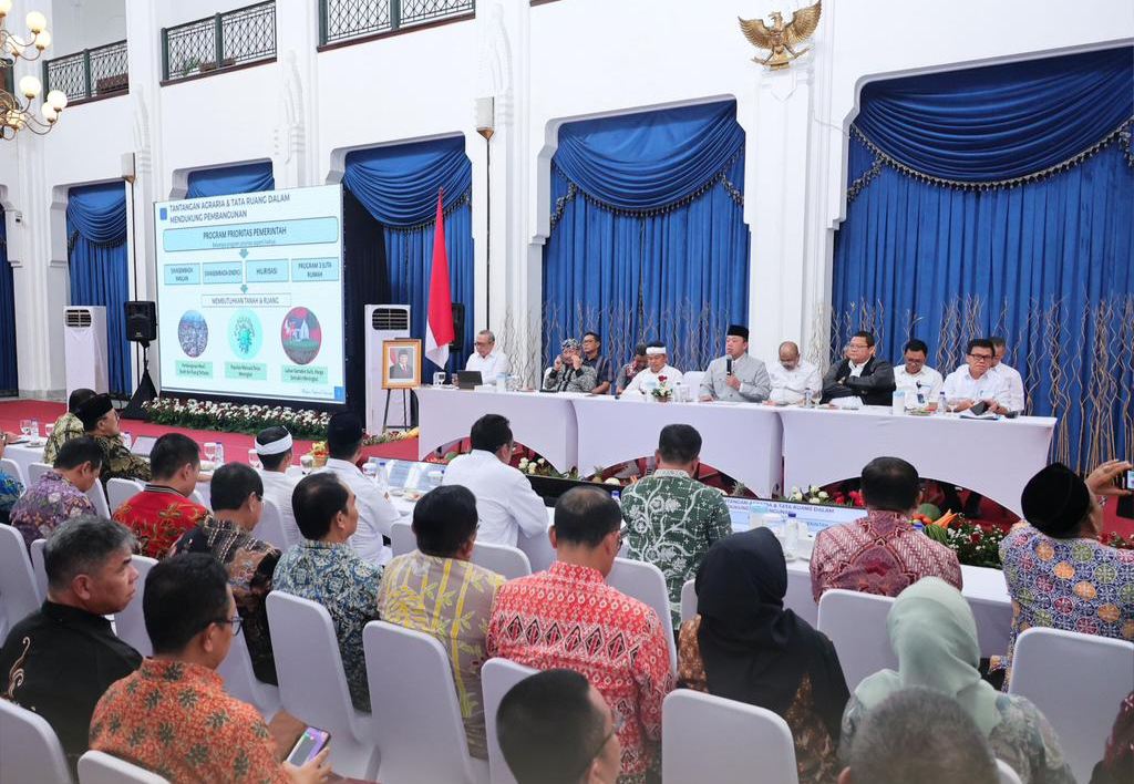 Jalankan Amanat Perpres 12/2025, Menteri Nusron Minta Pemerintah Daerah di Jawa Barat Lakukan Revisi Rencana Tata Ruang