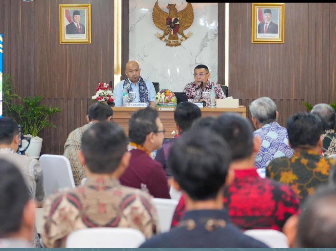 Arahan Wamen Ossy di Kantah Kabupaten Bandung: Kerja Sama untuk Hadirkan Layanan yang Murah, Cepat, dan Prudent
