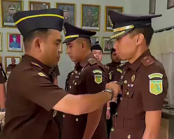 Kajari Poso Lantik Kasi Pidum dan Kasi Intel, Minta Jaga Integritas Tanpa Kompromi