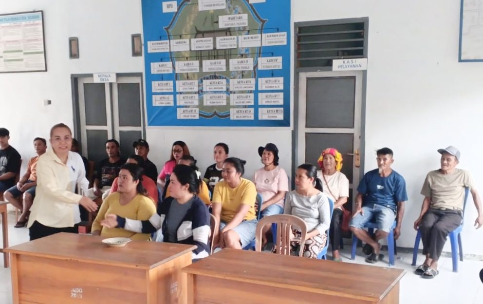 Sinergi Golkar, Herlina Lawodi Sosialisasikan Bantuan Rumah Swadaya Aspirasi Muhidin Said