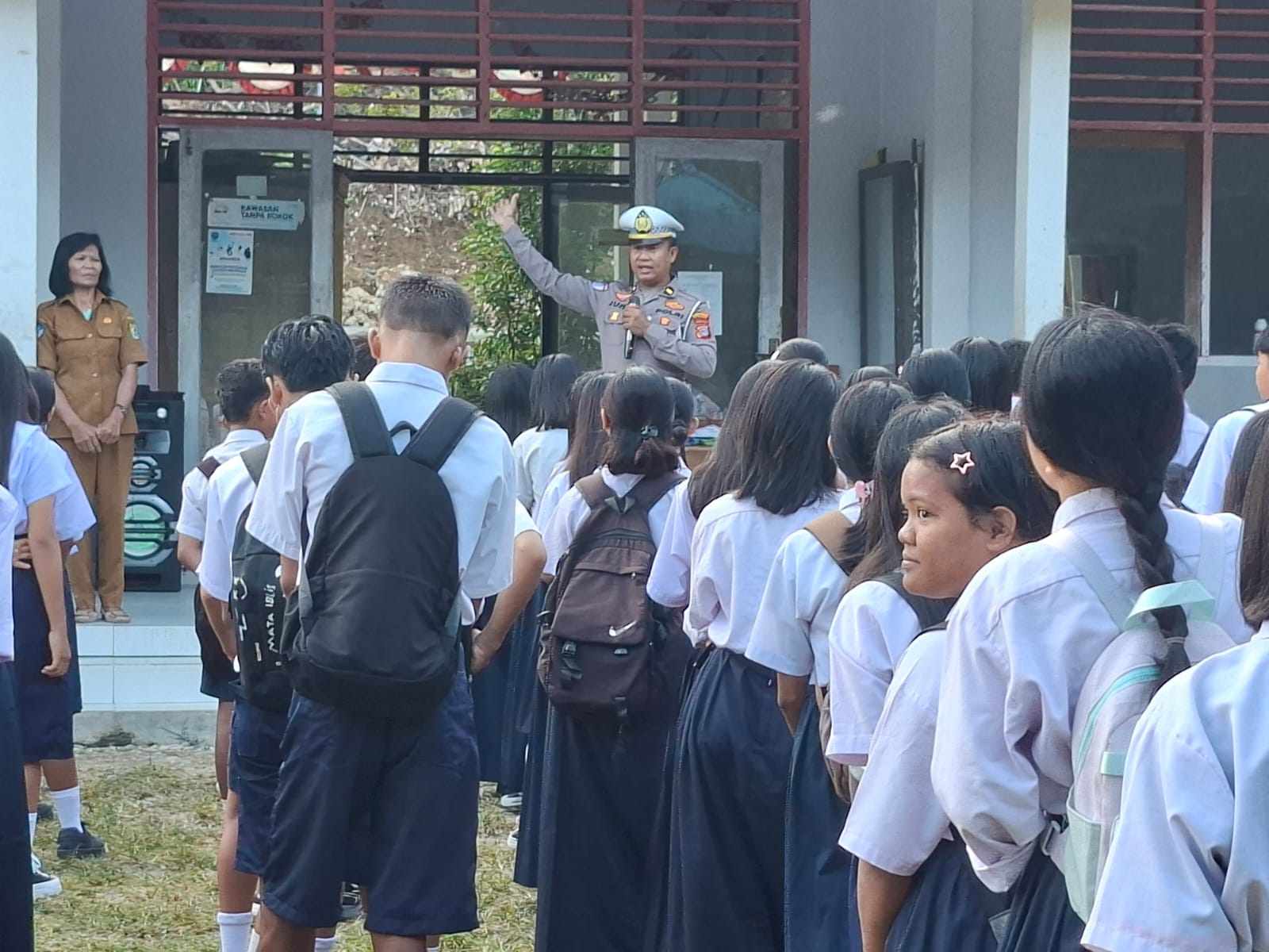 Polres Poso Beri Penyuluhan Tertib Berlalu Lintas di SMPN 3 Lage