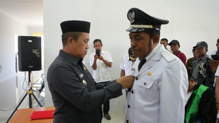 Lantik Penjabat Kepala Desa Matano, Bupati Morowali Dorong Pembangunan Desa Berbasis Kebersamaan