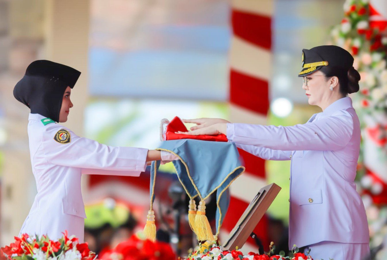 Nazli Nayillah Kafqa, Siswi SMAN 3 Poso Pembawa Baki Upacara HUT ke 81 RI