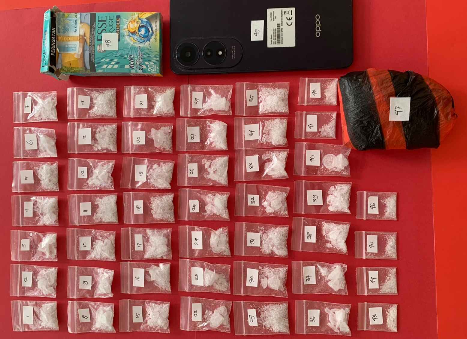 Polres Morowali Amankan 2 Pria dan 46 Paket Sabu di Desa Bahomohoni