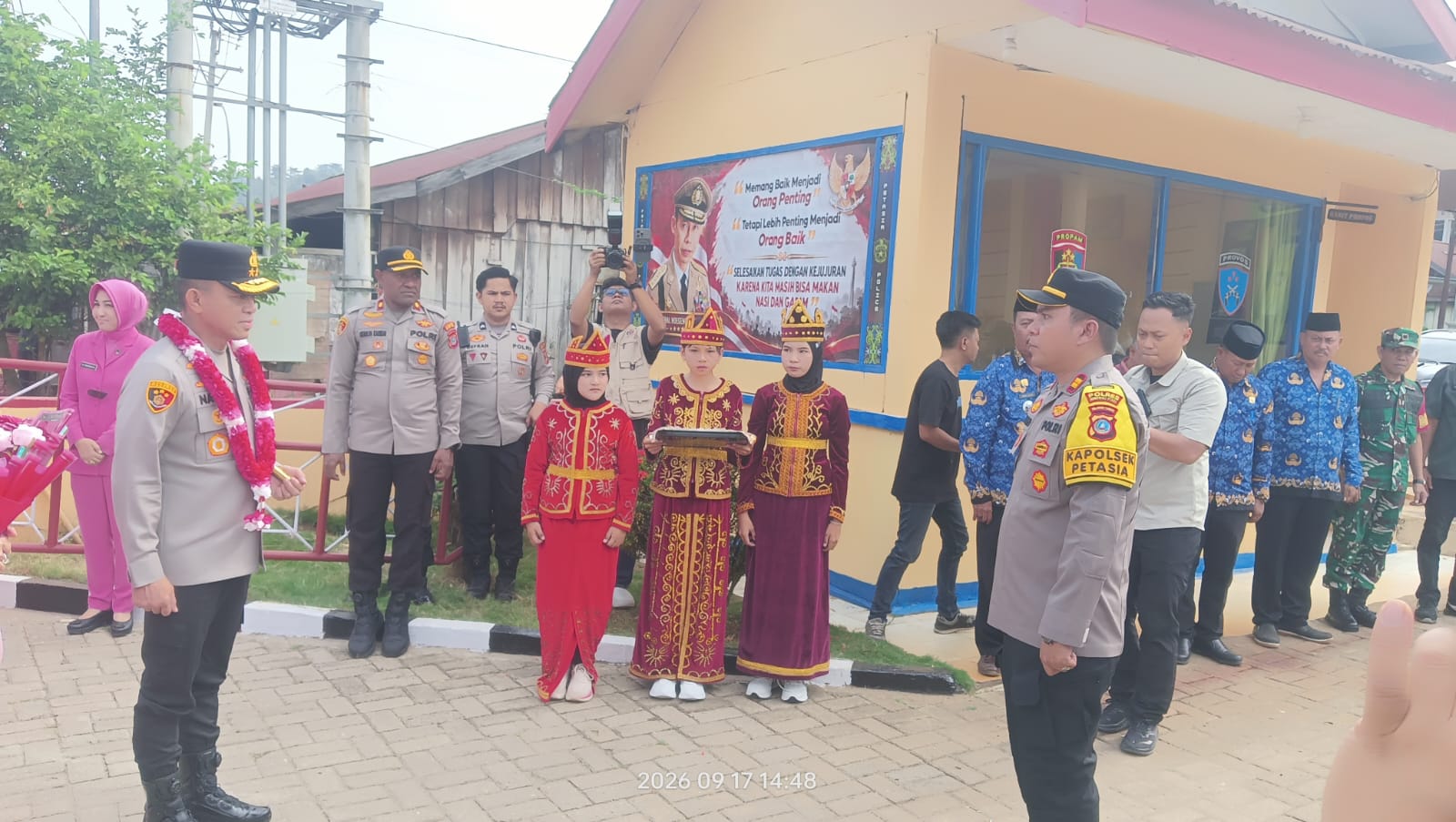 Kapolda Sulteng Salurkan Bansos Perdana untuk 100 Warga di Petasia Morut