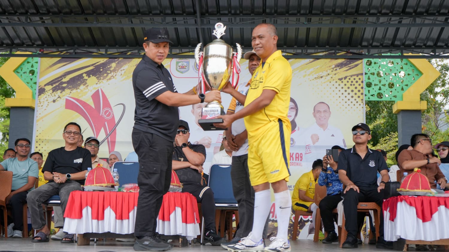 Resmikan Liga 4 Piala Bupati Morowali 2026, Bupati Iksan Siapkan Bonus Pribadi