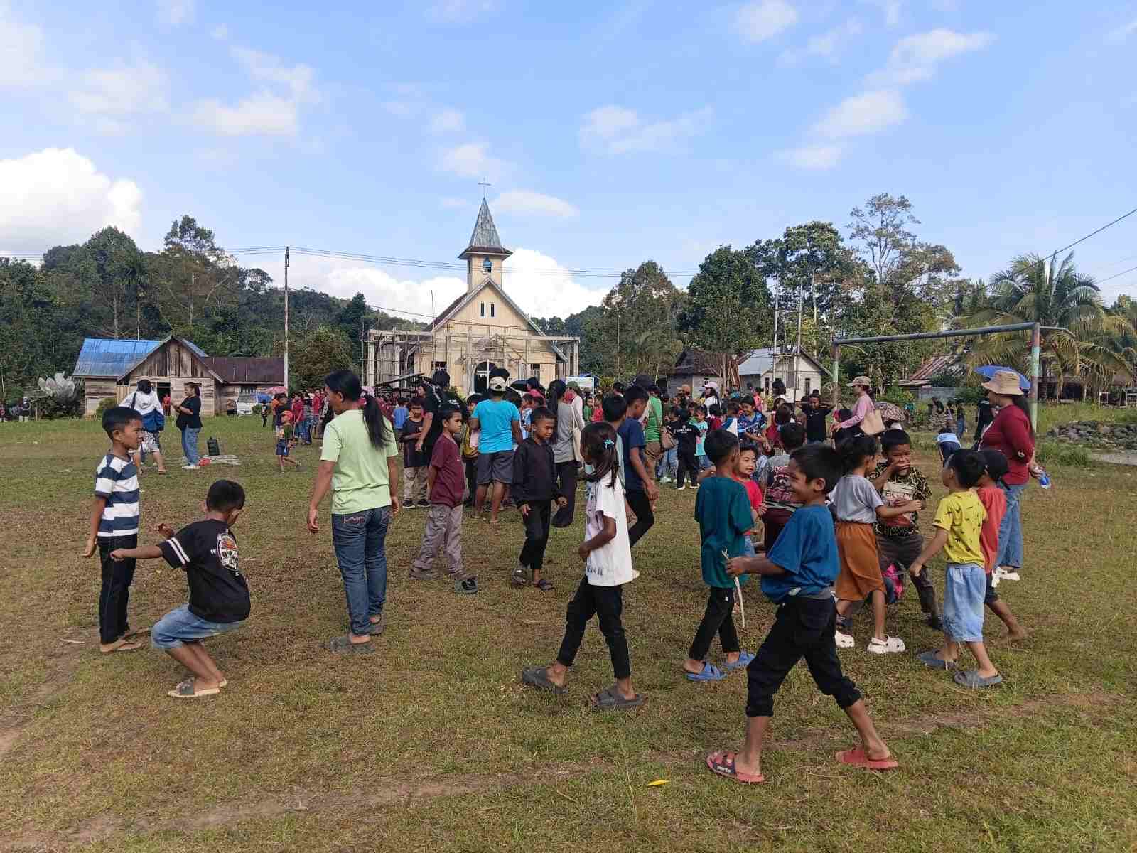Semarak Milad ke-78 Anak GKST di Mamosalato