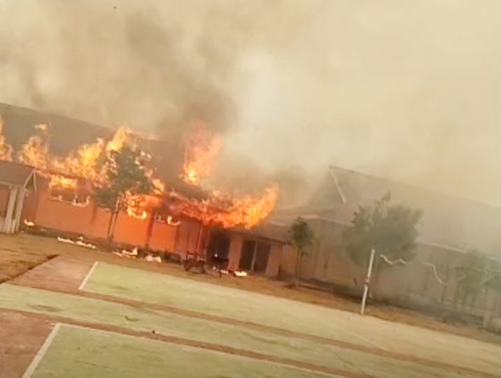 Api Karhutla Poso Merembet ke Pemukiman, Gedung SMAN 1 Pamona Selatan Terbakar
